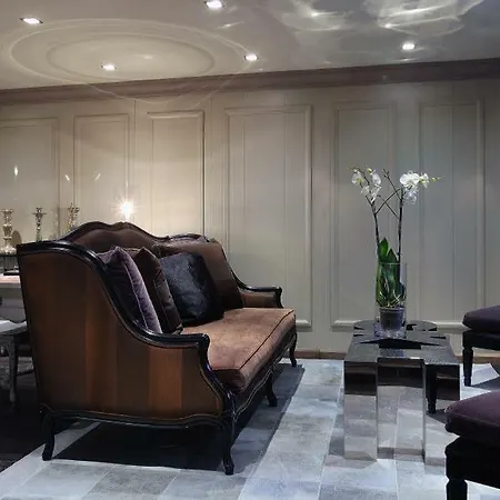 Le Saint Roch Отель 5*