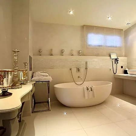Saint Roch Hotel 5*